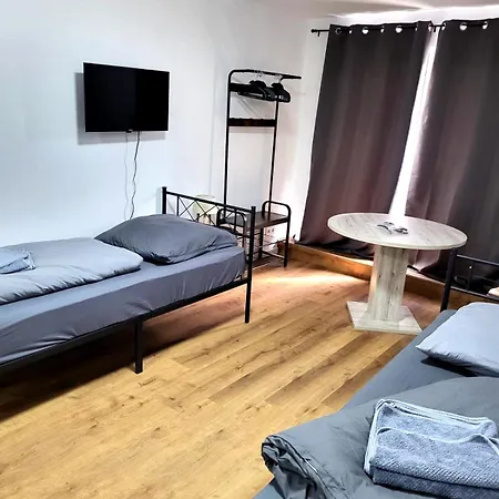 Monteur-haus Veilchen Pankow, Franzoesisch-buchholz * Berlin