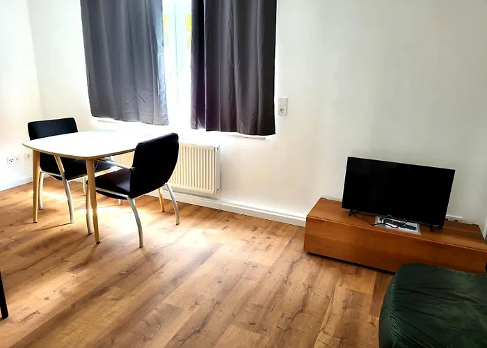 Monteur-haus Veilchen Pankow, Französisch-buchholz * Berlin