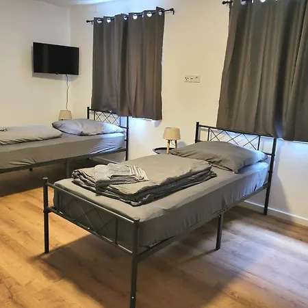 Monteur-haus Veilchen Pankow, Franzoesisch-buchholz Apartman Berlin